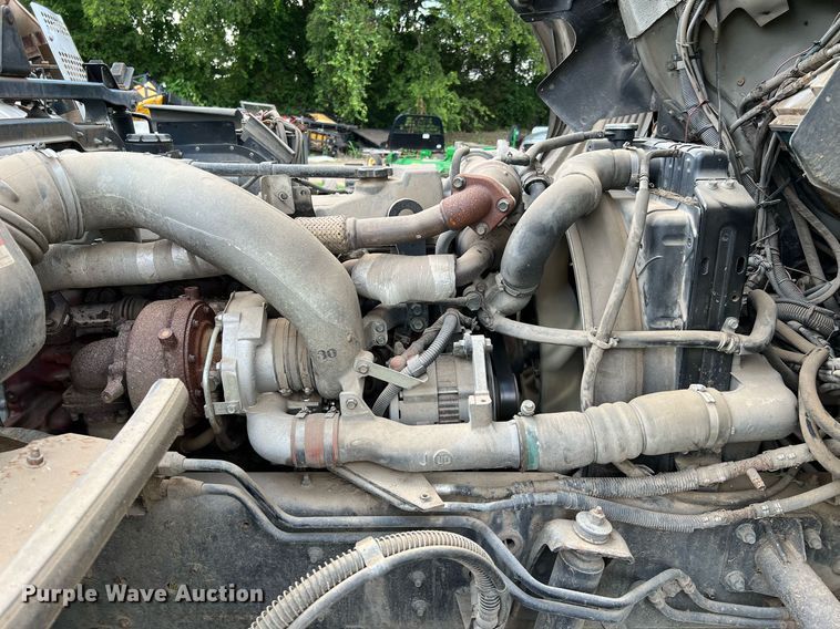 image for item DQ2078 2010 Elgin Eagle  street sweeper truck