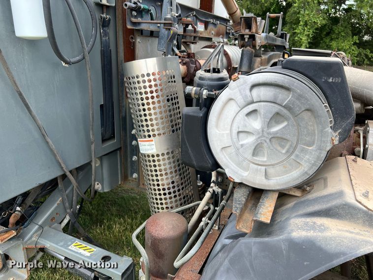 image for item DQ2078 2010 Elgin Eagle  street sweeper truck