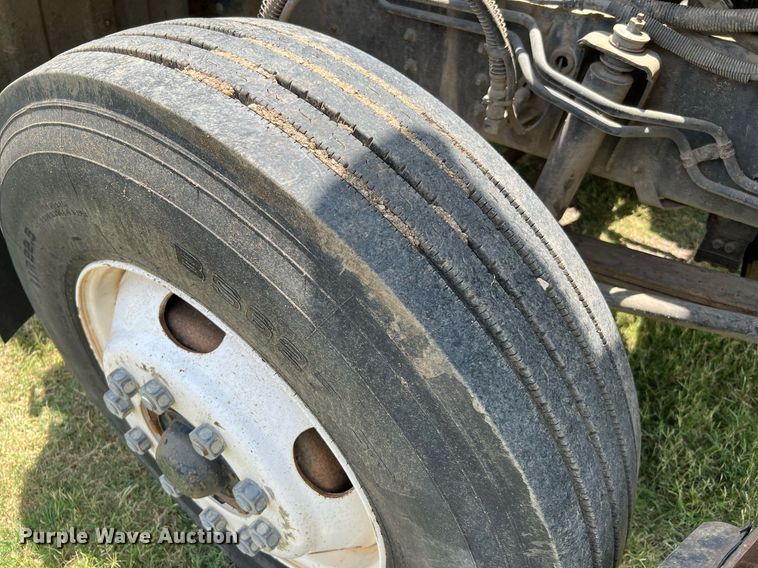image for item DQ2078 2010 Elgin Eagle  street sweeper truck