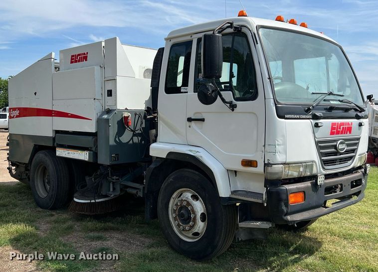 image for item DQ2079 2009 Elgin Eagle  street sweeper truck