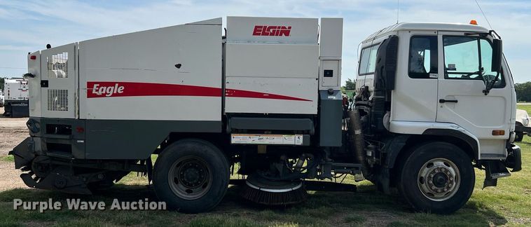 image for item DQ2079 2009 Elgin Eagle  street sweeper truck