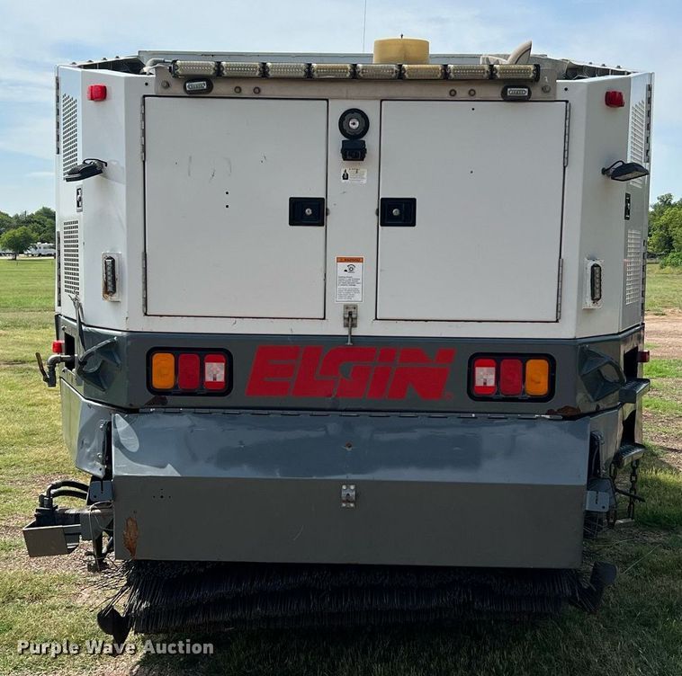 image for item DQ2079 2009 Elgin Eagle  street sweeper truck