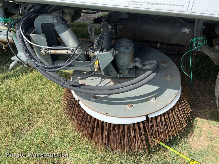 image for item DQ2079 2009 Elgin Eagle  street sweeper truck