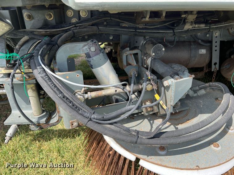 image for item DQ2079 2009 Elgin Eagle  street sweeper truck