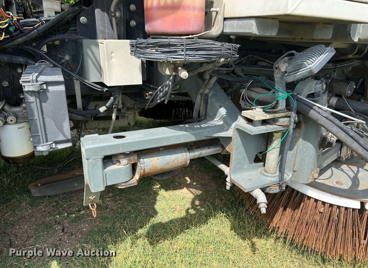 image for item DQ2079 2009 Elgin Eagle  street sweeper truck