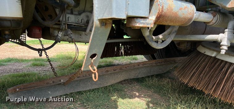 image for item DQ2079 2009 Elgin Eagle  street sweeper truck