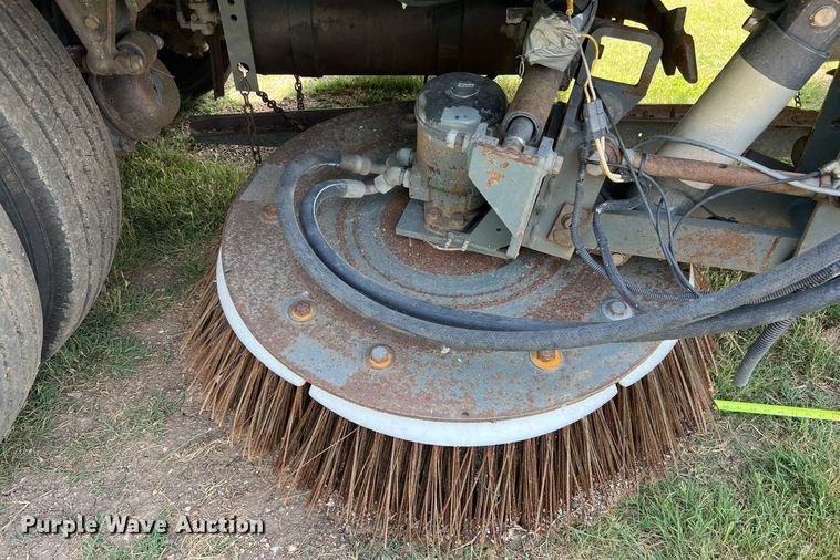 image for item DQ2079 2009 Elgin Eagle  street sweeper truck