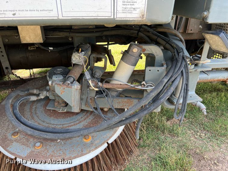 image for item DQ2079 2009 Elgin Eagle  street sweeper truck