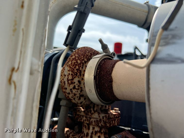 image for item DQ2079 2009 Elgin Eagle  street sweeper truck