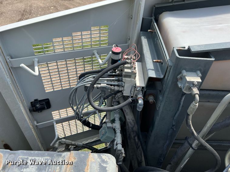 image for item DQ2079 2009 Elgin Eagle  street sweeper truck