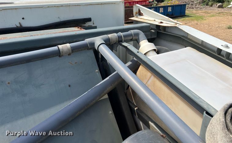 image for item DQ2079 2009 Elgin Eagle  street sweeper truck