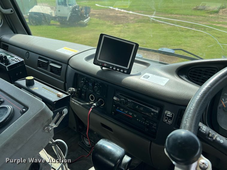 image for item DQ2079 2009 Elgin Eagle  street sweeper truck