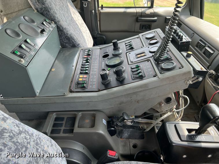 image for item DQ2079 2009 Elgin Eagle  street sweeper truck