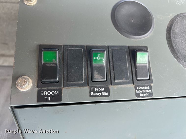 image for item DQ2079 2009 Elgin Eagle  street sweeper truck