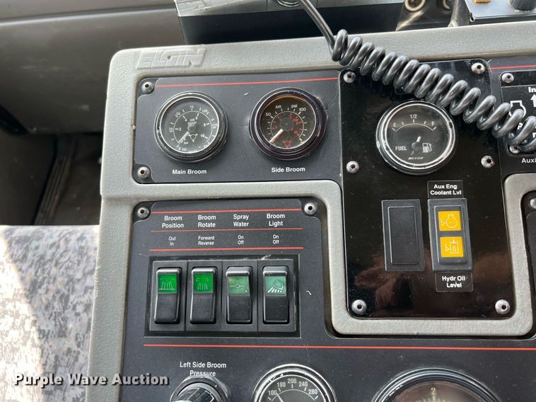 image for item DQ2079 2009 Elgin Eagle  street sweeper truck