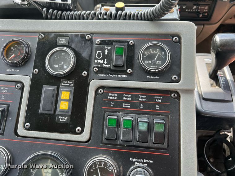 image for item DQ2079 2009 Elgin Eagle  street sweeper truck