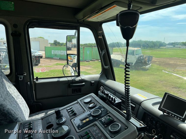 image for item DQ2079 2009 Elgin Eagle  street sweeper truck