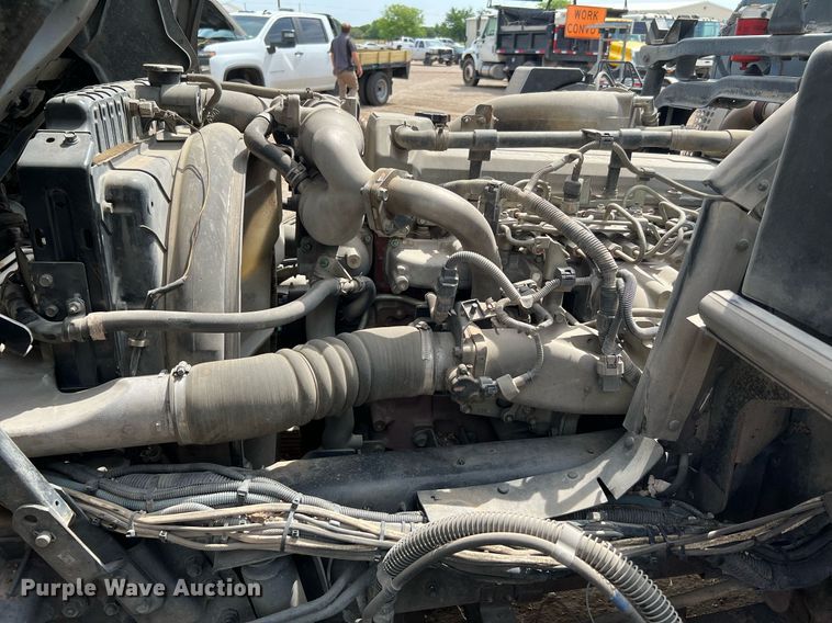 image for item DQ2079 2009 Elgin Eagle  street sweeper truck