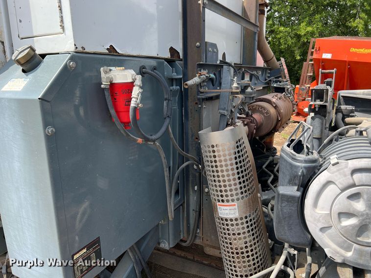 image for item DQ2079 2009 Elgin Eagle  street sweeper truck