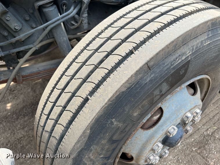 image for item DQ2079 2009 Elgin Eagle  street sweeper truck