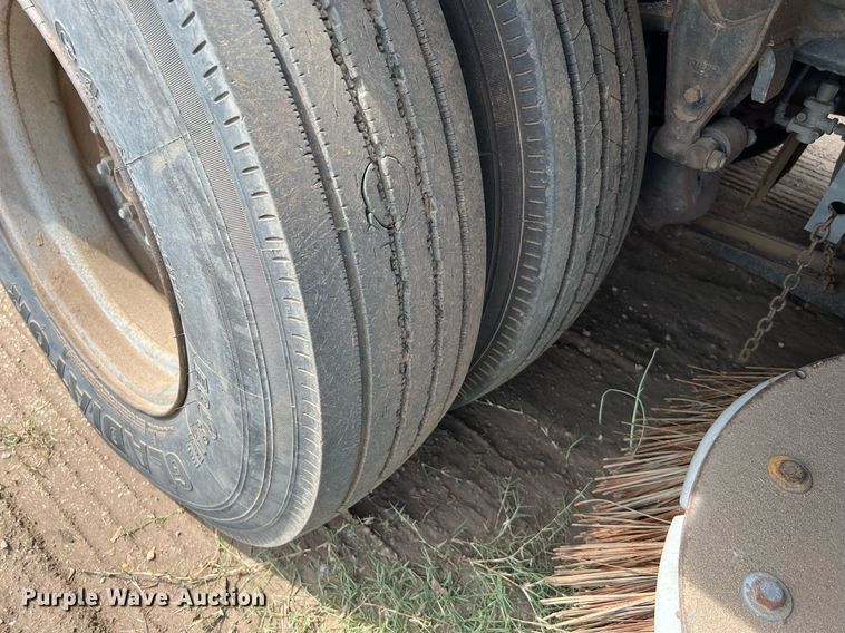 image for item DQ2079 2009 Elgin Eagle  street sweeper truck
