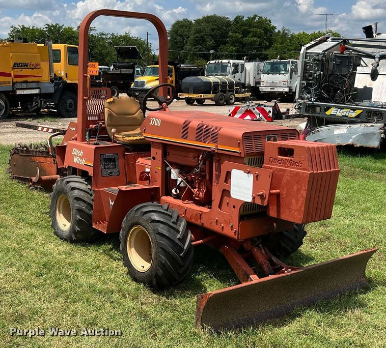 image for item DQ2088 Ditch Witch 3700  trencher