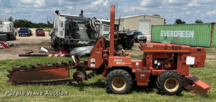 image for item DQ2088 Ditch Witch 3700  trencher