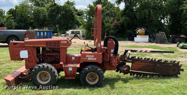 image for item DQ2088 Ditch Witch 3700  trencher