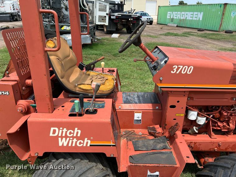 image for item DQ2088 Ditch Witch 3700  trencher