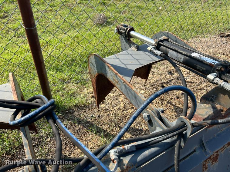 image for item DQ2089 6' W skid steer grapple bucket