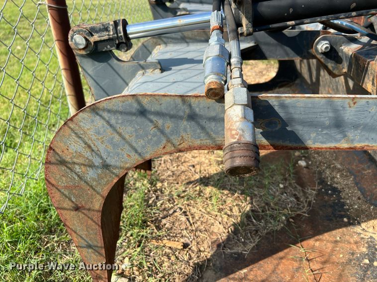 image for item DQ2089 6' W skid steer grapple bucket