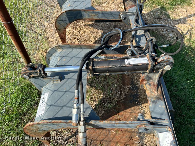 image for item DQ2089 6' W skid steer grapple bucket