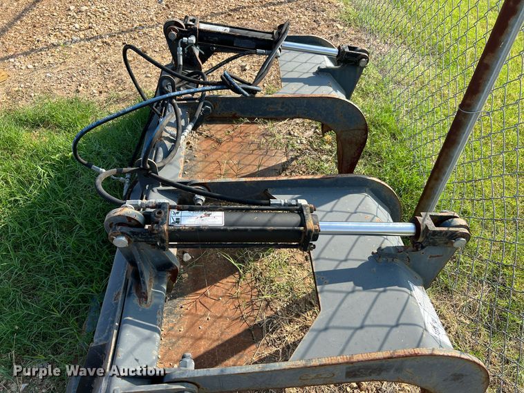image for item DQ2089 6' W skid steer grapple bucket