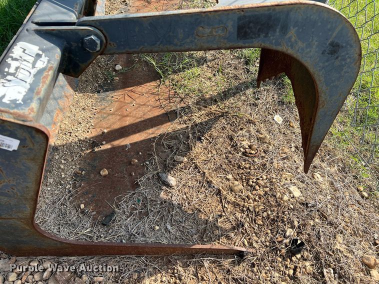 image for item DQ2089 6' W skid steer grapple bucket