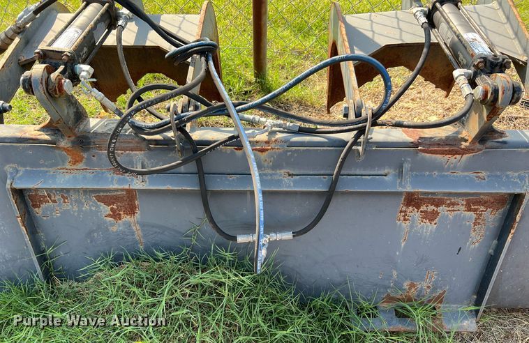 image for item DQ2089 6' W skid steer grapple bucket