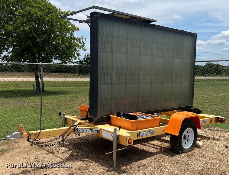 image for item DQ2090 2010 Solartech Silent Messenger  message board trailer