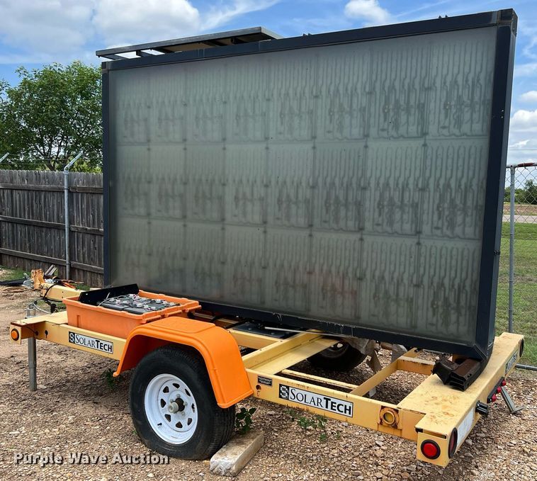 image for item DQ2090 2010 Solartech Silent Messenger  message board trailer