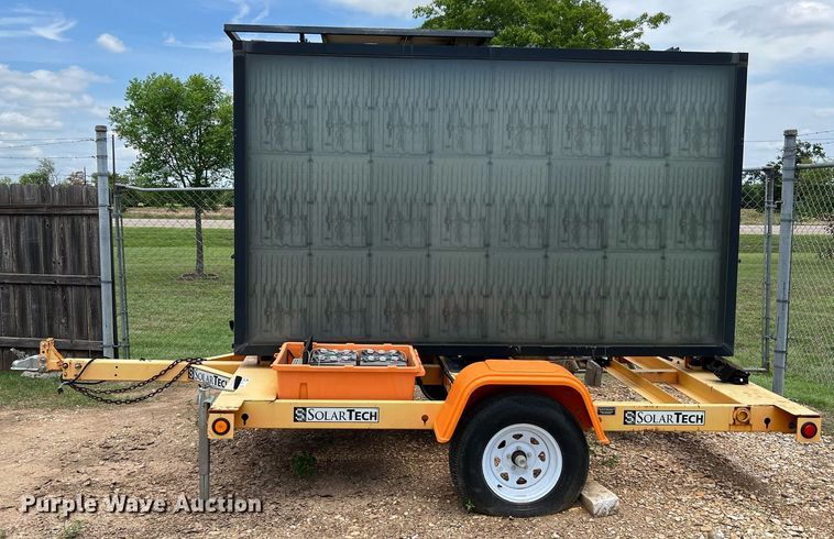 image for item DQ2090 2010 Solartech Silent Messenger  message board trailer