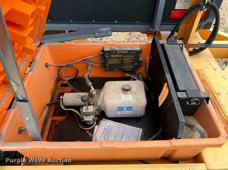 image for item DQ2090 2010 Solartech Silent Messenger  message board trailer