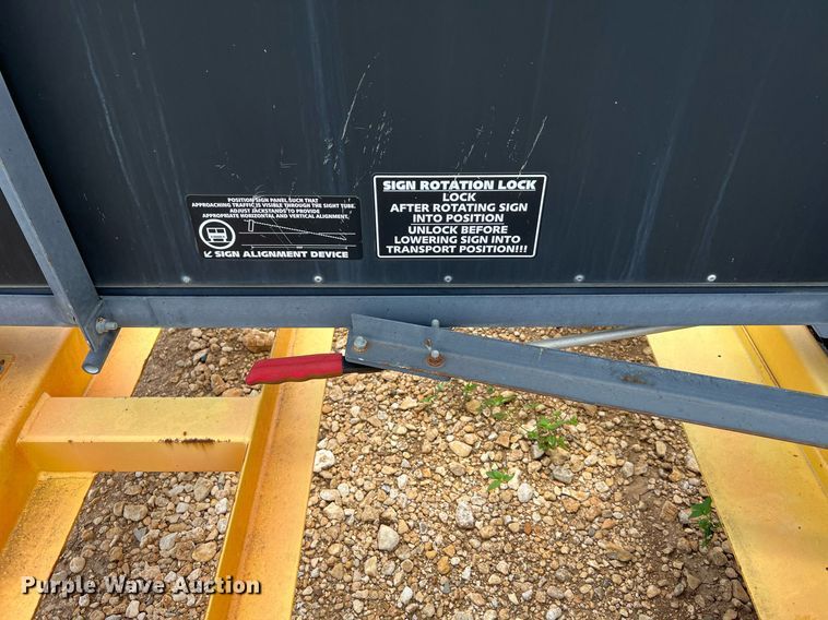 image for item DQ2090 2010 Solartech Silent Messenger  message board trailer