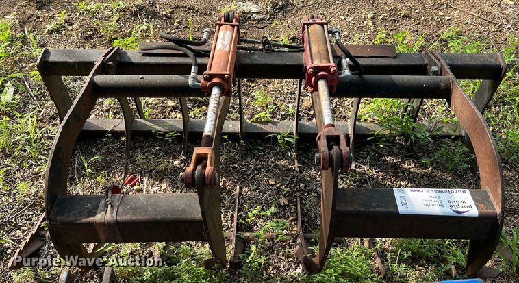 image for item DQ2091 66" W skid steer grapple