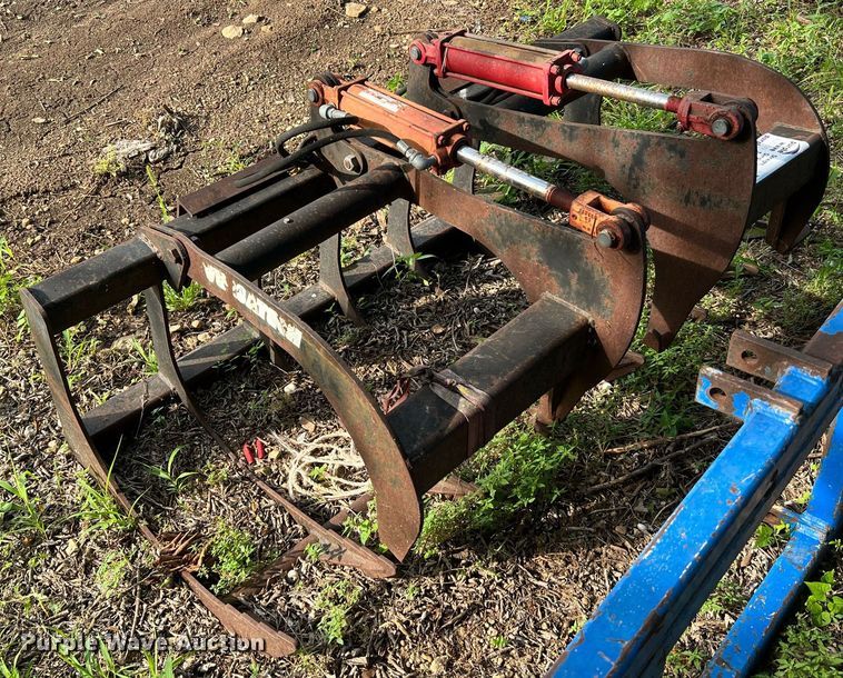 image for item DQ2091 66" W skid steer grapple