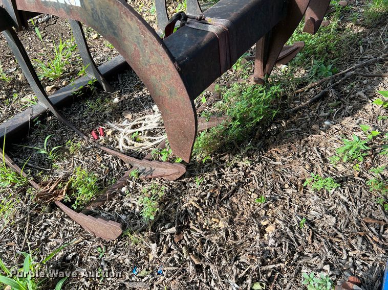 image for item DQ2091 66" W skid steer grapple