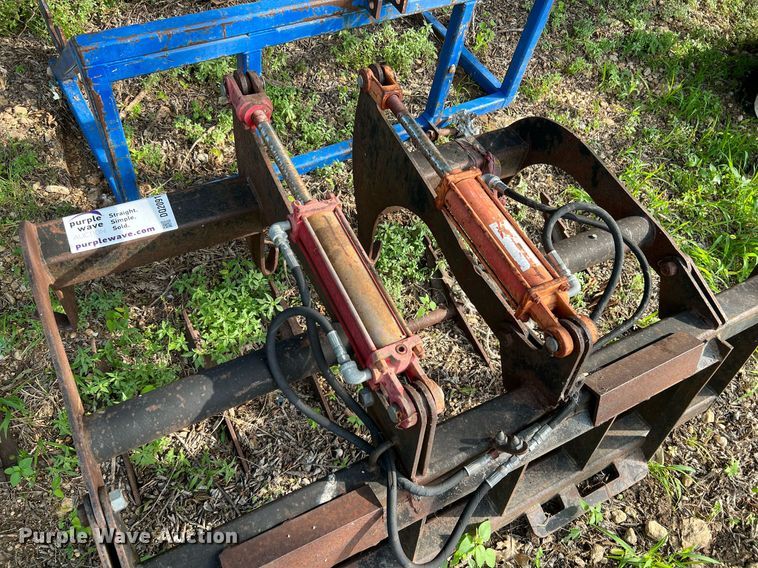 image for item DQ2091 66" W skid steer grapple