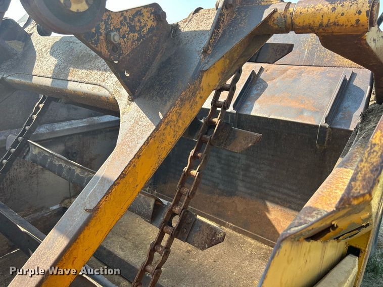 image for item DR4690 1970 Caterpillar 613  elevating scraper