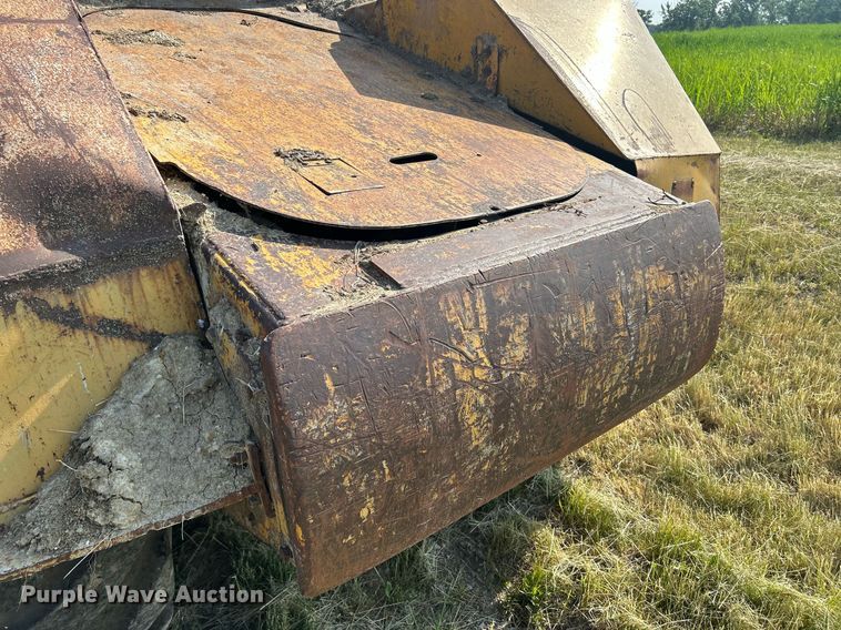 image for item DR4690 1970 Caterpillar 613  elevating scraper