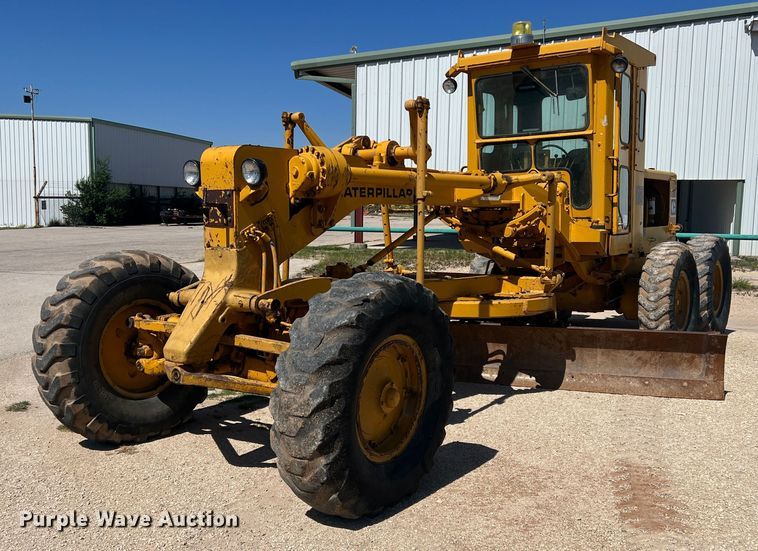 image for item DR5746 1973 Caterpillar 12F  rigid frame motor grader