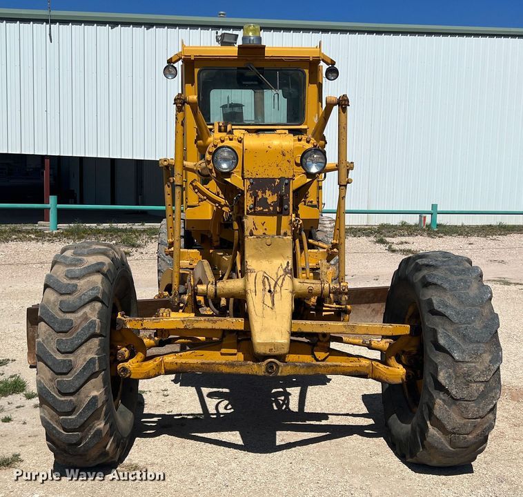 image for item DR5746 1973 Caterpillar 12F  rigid frame motor grader