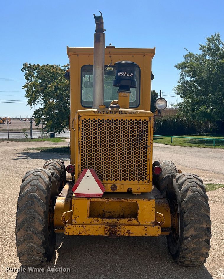 image for item DR5746 1973 Caterpillar 12F  rigid frame motor grader