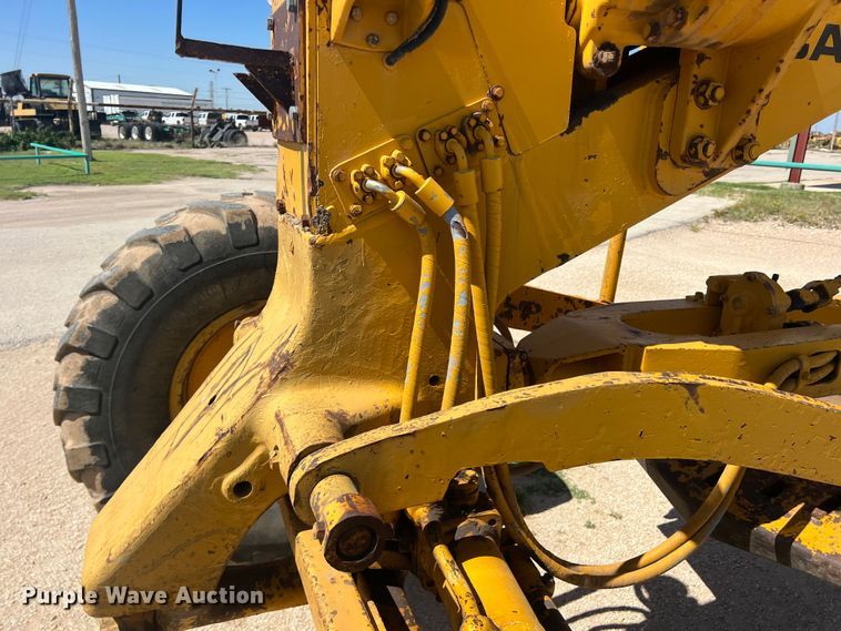 image for item DR5746 1973 Caterpillar 12F  rigid frame motor grader